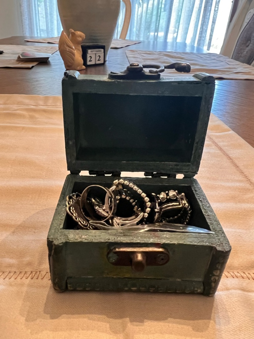Vintage-style Wooden Jewelry Box with Brass Latch - Green